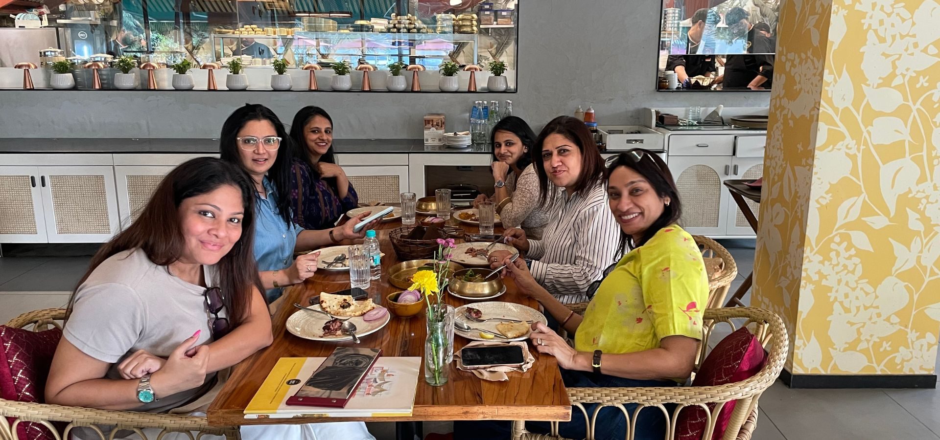 LucknowBlog_Dining experience LucknowBlog_Dining experience